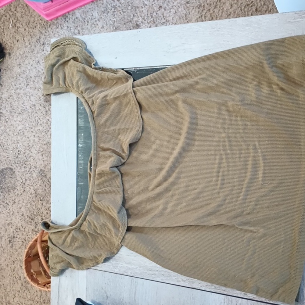 Off/on the shoulder army green blouse